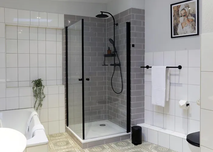 Apartament Foundry - Business & Content Loft - 120 Qm - Kueche - Waschtrockner - Badewanne & Dusche - Kostenloser Parkplatz - Smart Tv *