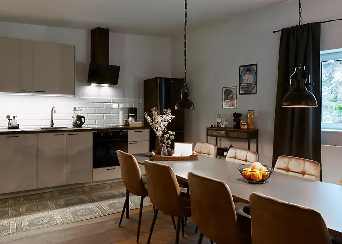 Foundry - Business & Content Loft - 120 Qm - Kueche - Waschtrockner - Badewanne & Dusche - Kostenloser Parkplatz - Smart Tv Apartament *
