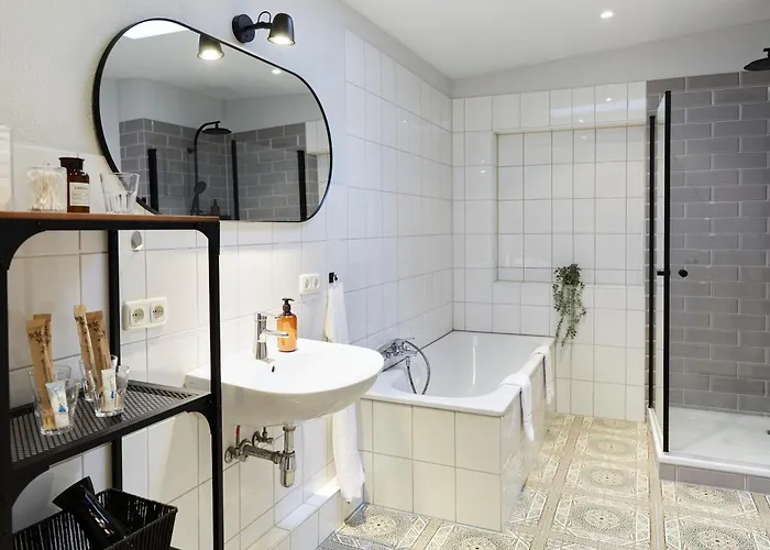 Foundry - Business & Content Loft - 120 Qm - Kueche - Waschtrockner - Badewanne & Dusche - Kostenloser Parkplatz - Smart Tv